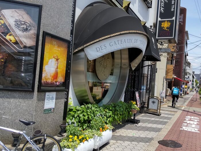大阪の有名老舗スイーツショップ「ポアール」外観です！