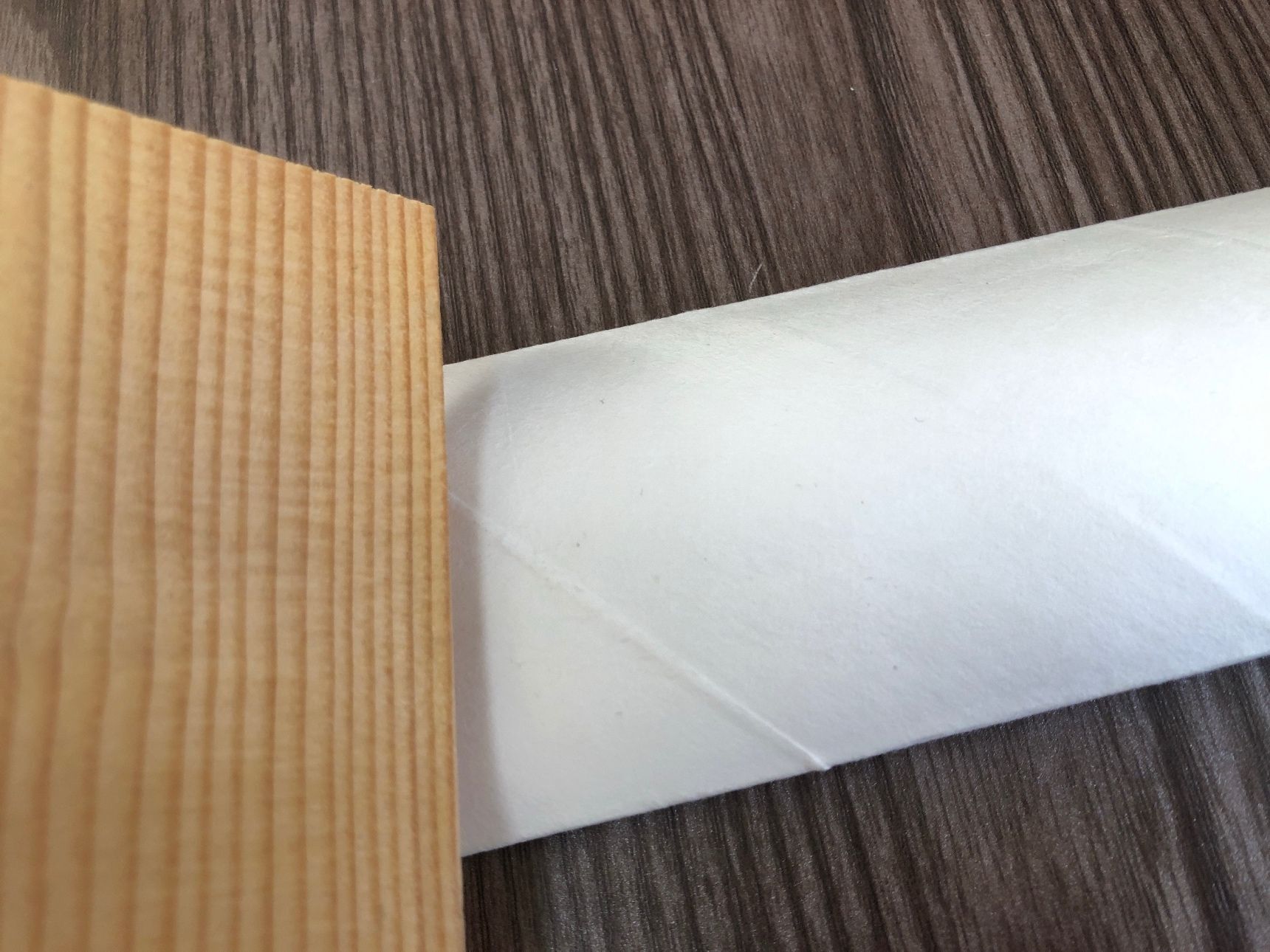 このように紙を折る時に使います