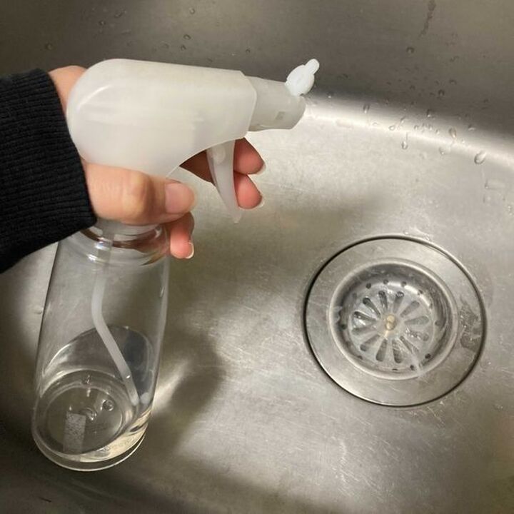 汁を捨てた後、水で流すだけではダメなの?! 実はシンクを傷めていたNG行為