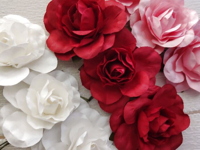 【ダイソー】薔薇は最強！リアルな薔薇3色入り♡バレンタインのラッピングのコツ！