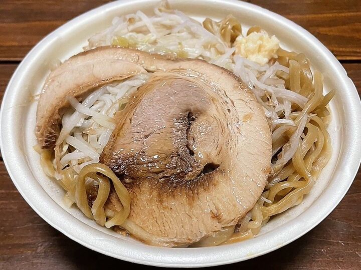 【セブンイレブン】〈とみ田〉監修!どでかチャーシューが入った二郎系ラーメンを食べてみた!