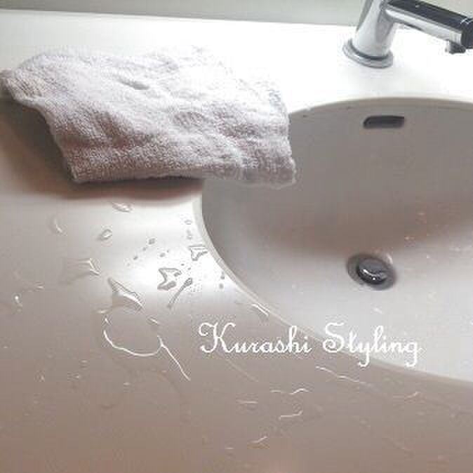 洗面所を使った後の「洗面台べちょべちょ」問題…わが家はこうしてキレイをキープしています【100均活用♪】