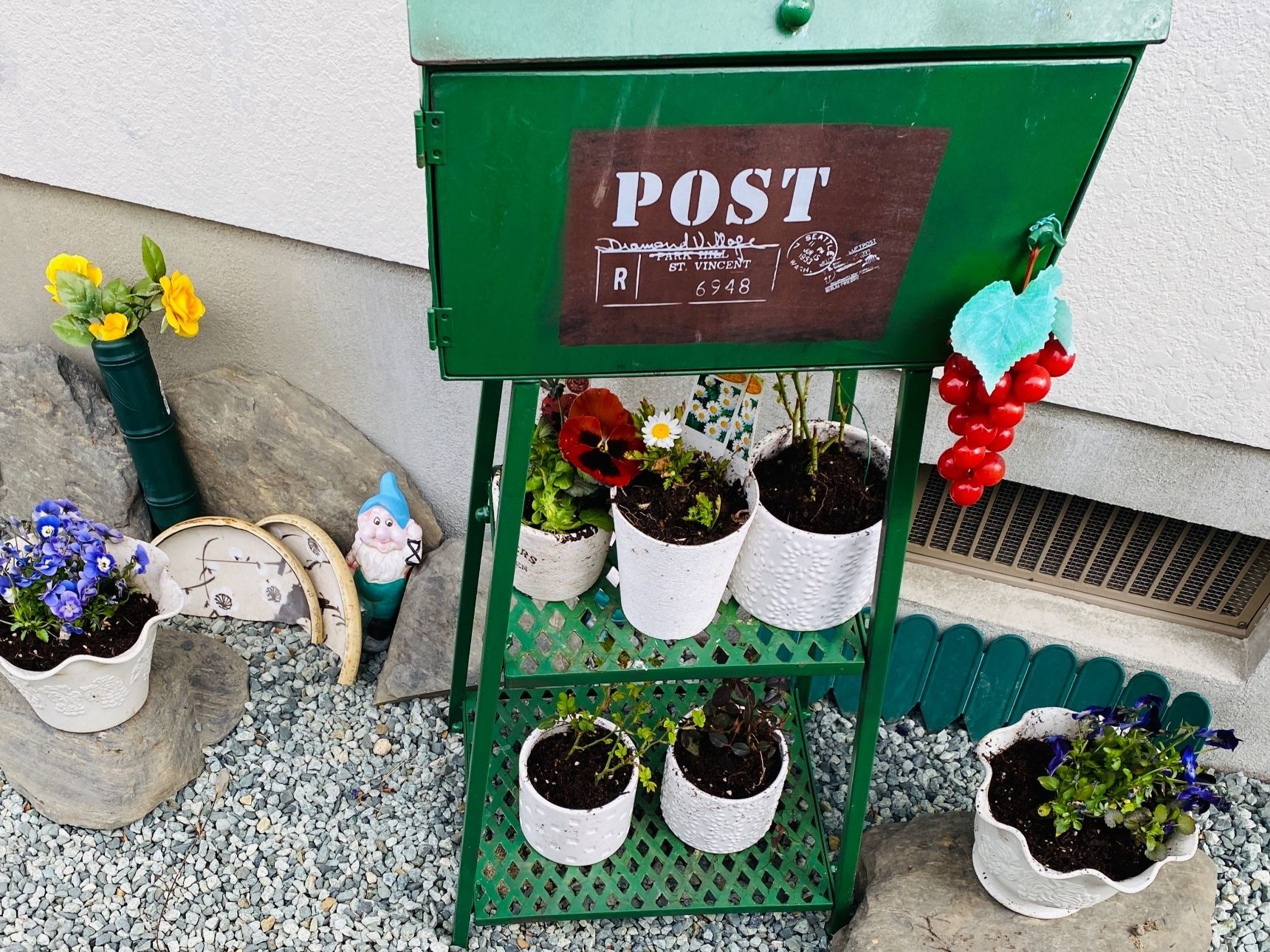 新しいお花を買う前に！越冬したお花を咲かせましょう♪