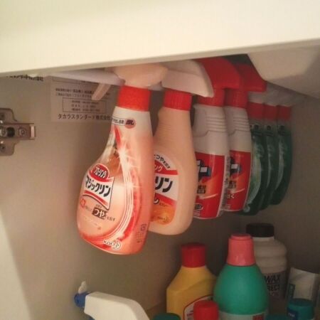 上部の隙間を上手く使った収納