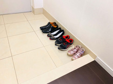 小学生男子が自ら「靴を揃えるようになった」660円の解決法♪