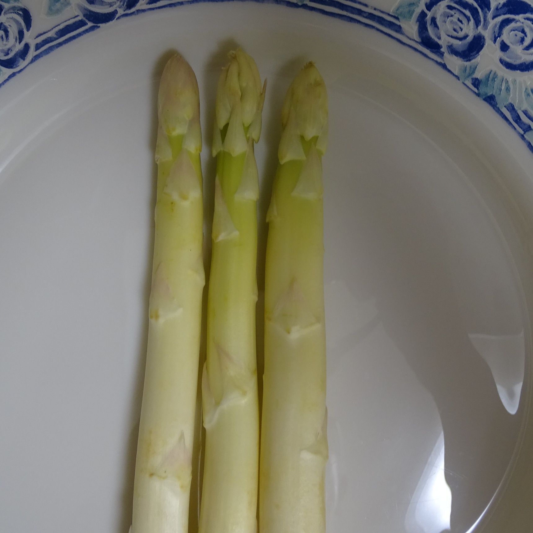 国産whiteasparagus、フランス産の様に太くないけど美味しいです！！