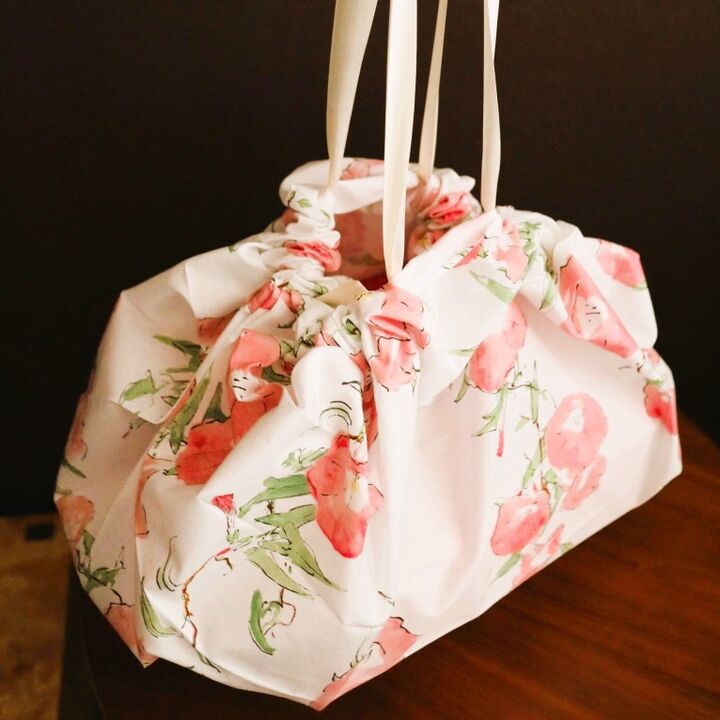 100均の風呂敷でもOK!一瞬でパッとたためるエコバッグを作ってみた