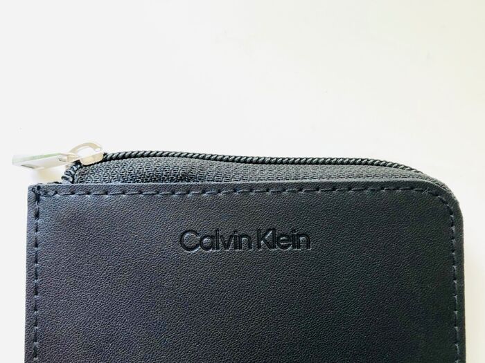 コスパ凄っ！のレベルでは…ない♡【コンビニで買ったCKの財布】使い勝手がよすぎた件について。