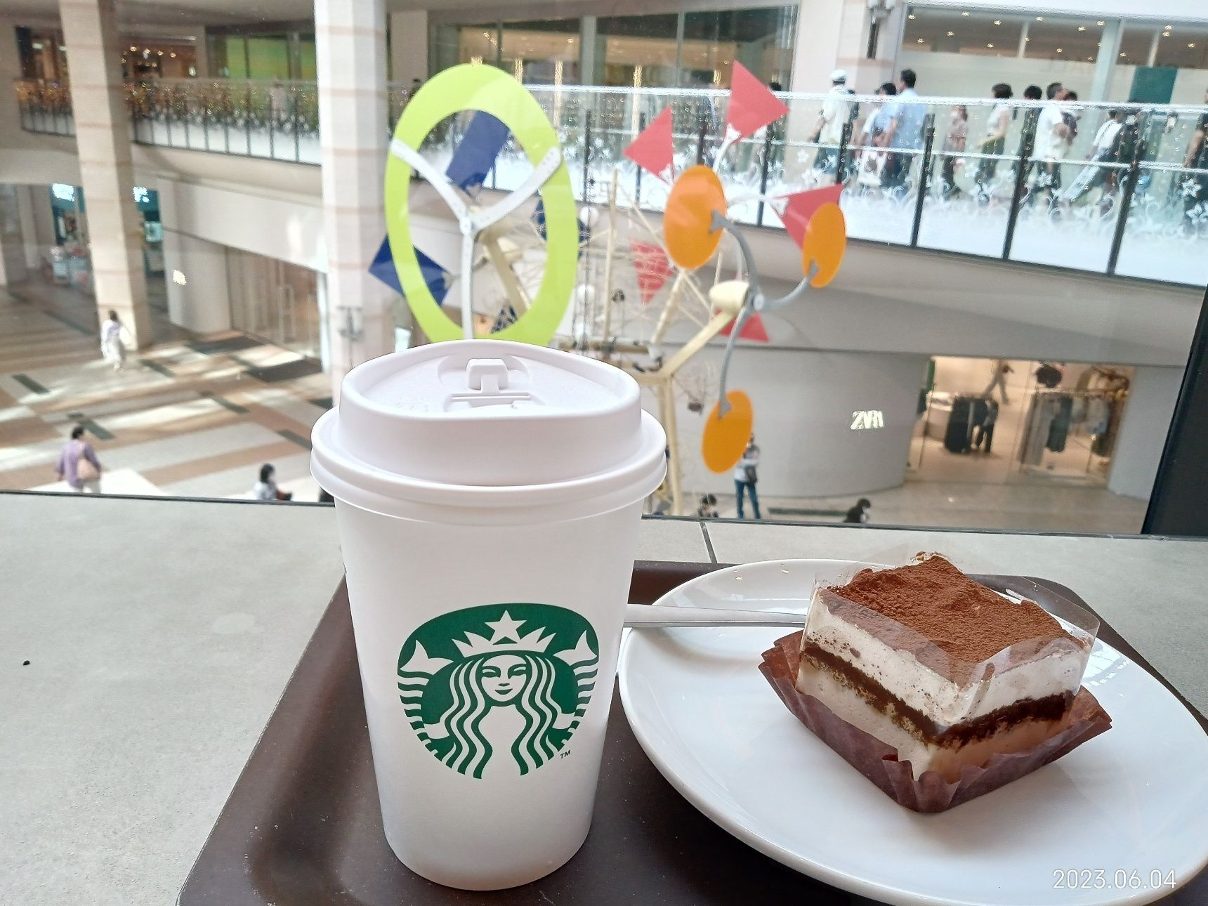 今日のキャフェSTARBUCKS神戸ハーバーランドumie MOSAIC店