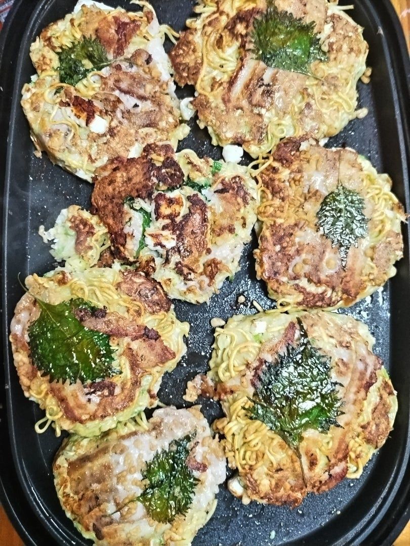 私は、豚肉の上に乗せてそのまま焼きます。