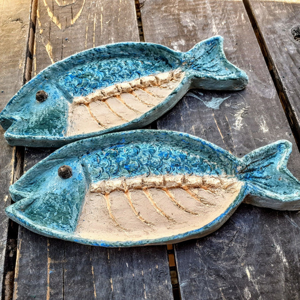 骨、見えてますけど…！？）綺麗な色のお魚の形の便利な小皿、作りまし 