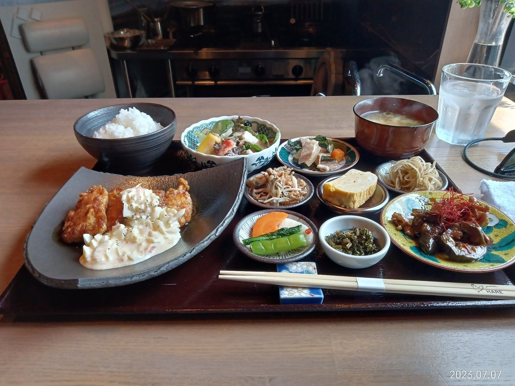 お外lunch　いきなりチキン南蛮の巻「焼鳥HARE」さん