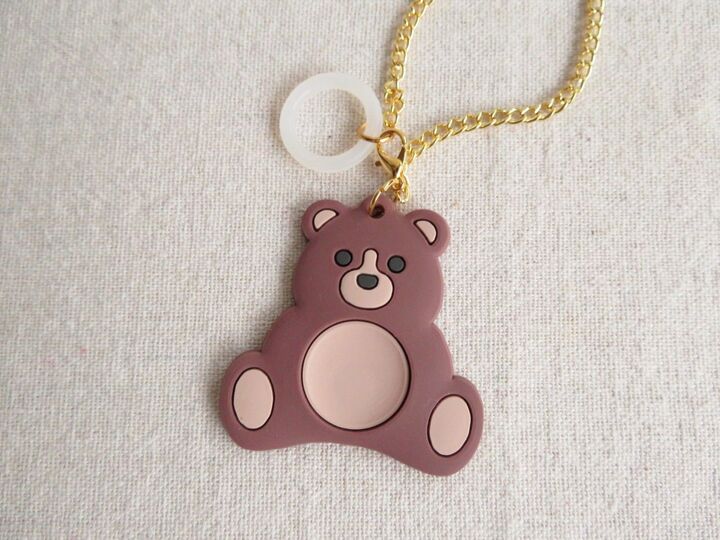 【キャンドゥ】かわいいアクセサリー?!じゃないんです!外出時のプチストレスを解消するクマさんの正体は?