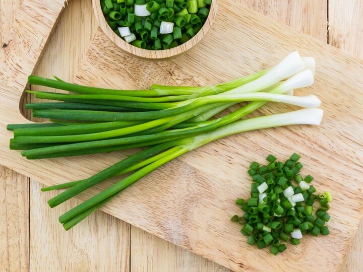 長ねぎの青い部分、捨てちゃダメ!?ネバネバは食べてもOK?〈野菜のプロ〉が教えます!