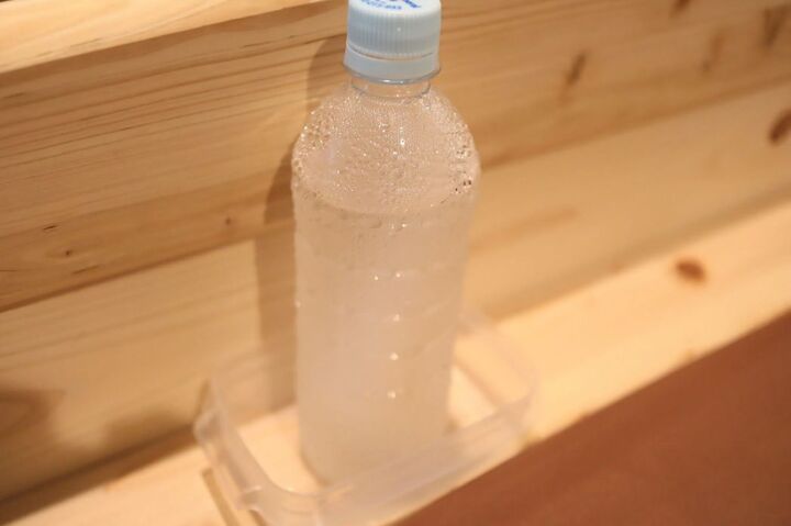 節約にも!「ペットボトルで除湿する裏ワザ」が思った以上に効果大だった♡