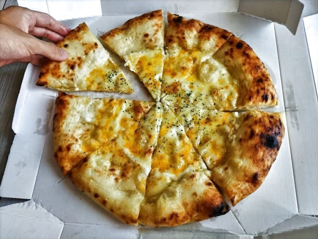コスパ最強♡1枚680円の【万代ピザ】は、激旨ピザです！！