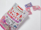 かわいくて捨てられない…キャラ物のお菓子のパッケージはシール化で有効利用