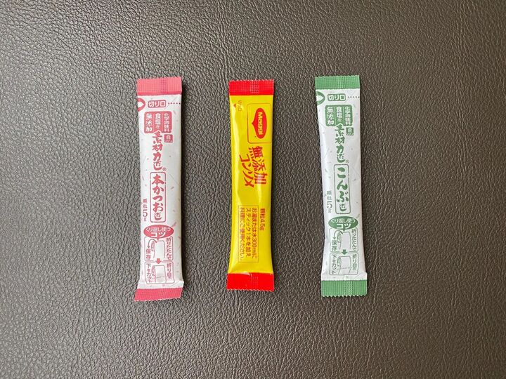 スティック調味料の「立てる収納」に超意外なモノが活躍♪どこの家にもありますよ