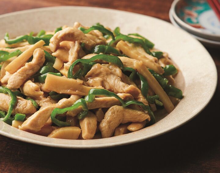 【笠原将弘さん】悶絶の旨さと「土曜はナニする!?」で話題!鶏むね肉の「チンジャオチキン」