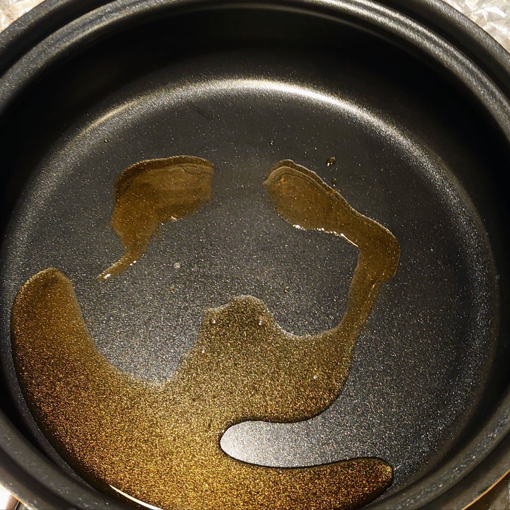 たっぷりのごま油で