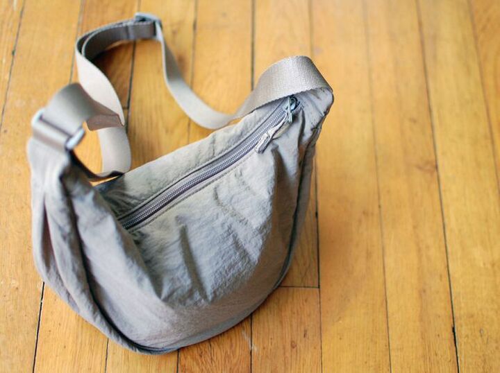 【ユニクロ】バズり中の「ラウンドミニショルダーバッグ」ヘビロテ決定♡機能性抜群でコスパ良し!…コレは使える!