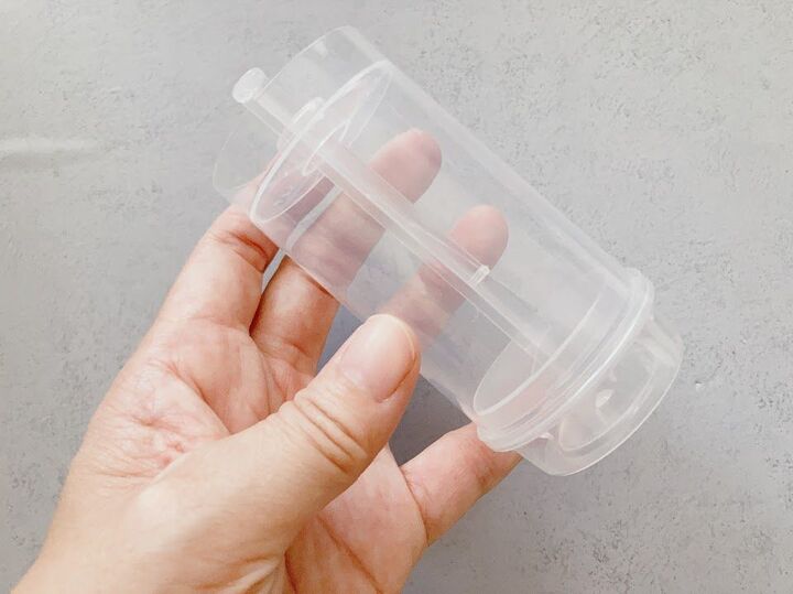 【セリア】シンプルな透明の筒、一体なに?実は今、大バズり中の“盛り上げ上手”アイテム