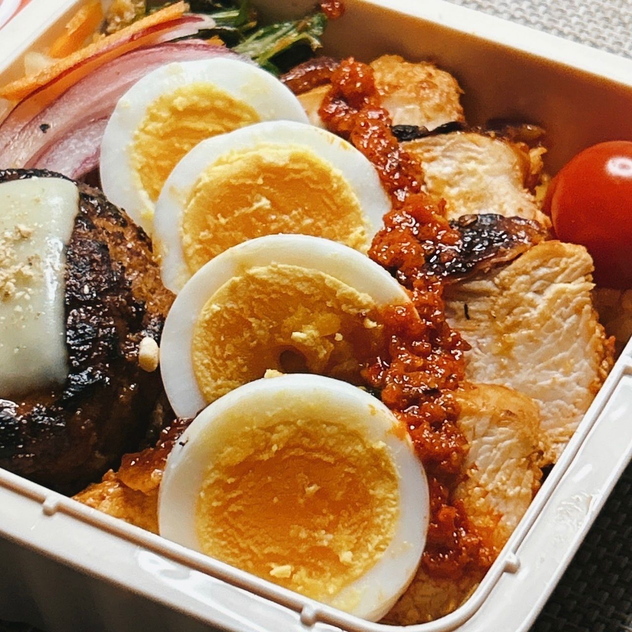 ハリッサでつくるジャンバラヤ風弁当