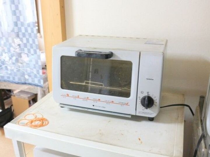 塗って放置するだけ!4年間掃除をサボった「トースター」がピカピカに!