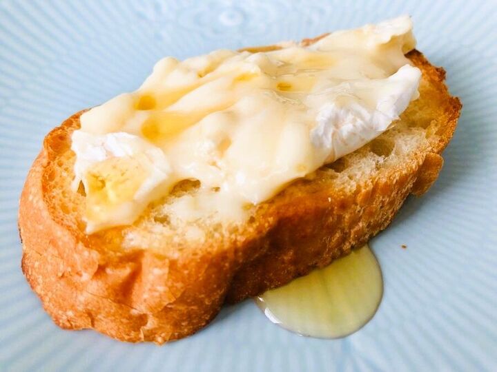 チーズ好き必見。魅惑の〈チーズアレンジレシピ〉3選!のせるだけ、かけるだけで「うんま♡」