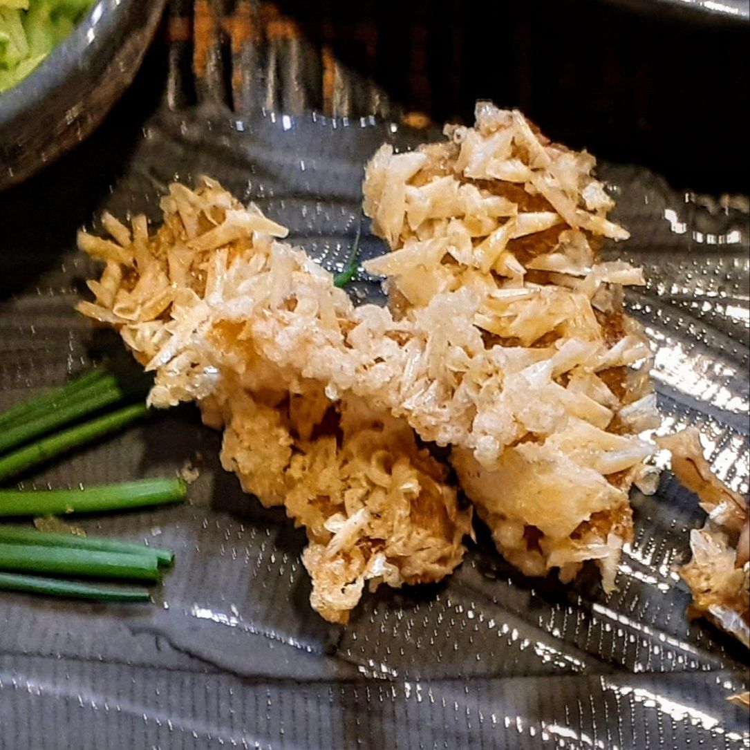 もちもちサクサク食感！皮だけの鯛の松笠揚げ～皮とウロコの唐揚げ～