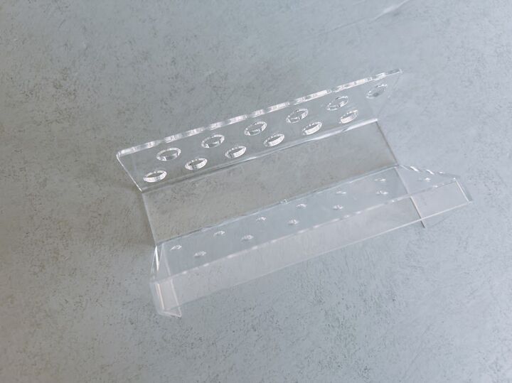 【キャン★ドゥ】大小の穴がいっぱいの謎アイテム!実は「欲しい」が一発で探せる専用スタンドなんです♪