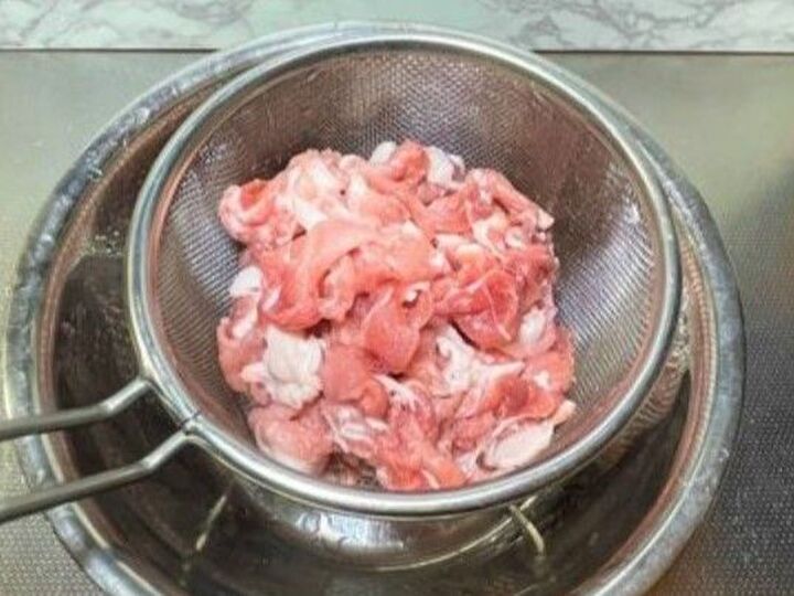 冷凍肉を今すぐ使いたい!美味しいまま素早く「解凍」する方法。やるとやらないじゃダンチの差!!