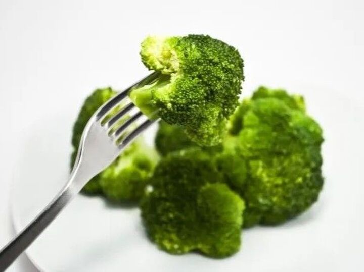 ブロッコリーをおいしく「レンチン」する方法。茹でるよりも栄養が取れるって本当?