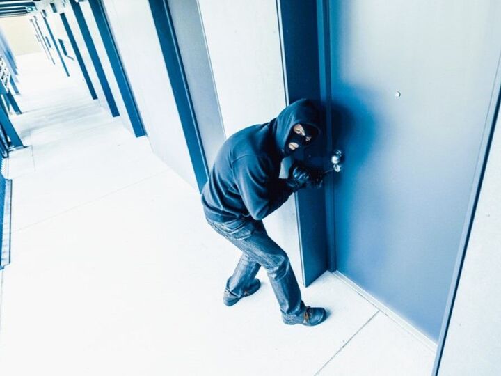 意外と多い!【自宅に空き巣や変質者が侵入!!】怖すぎ体験談