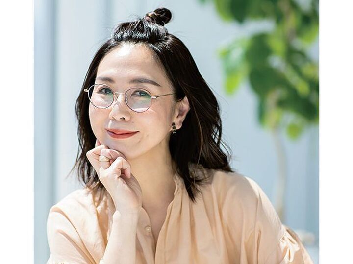 【40代・50代ヘアアレンジ】小顔効果も狙える!おしゃれにキマる大人のおだんご