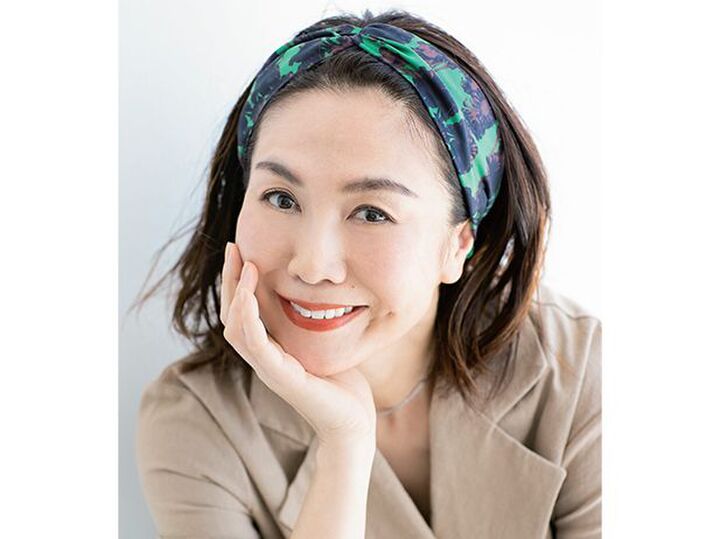 【40代・50代ヘアアレンジ】額を出してすっきり美人顔♡リフトアップ効果も狙える大人のヘアバンドアレンジ