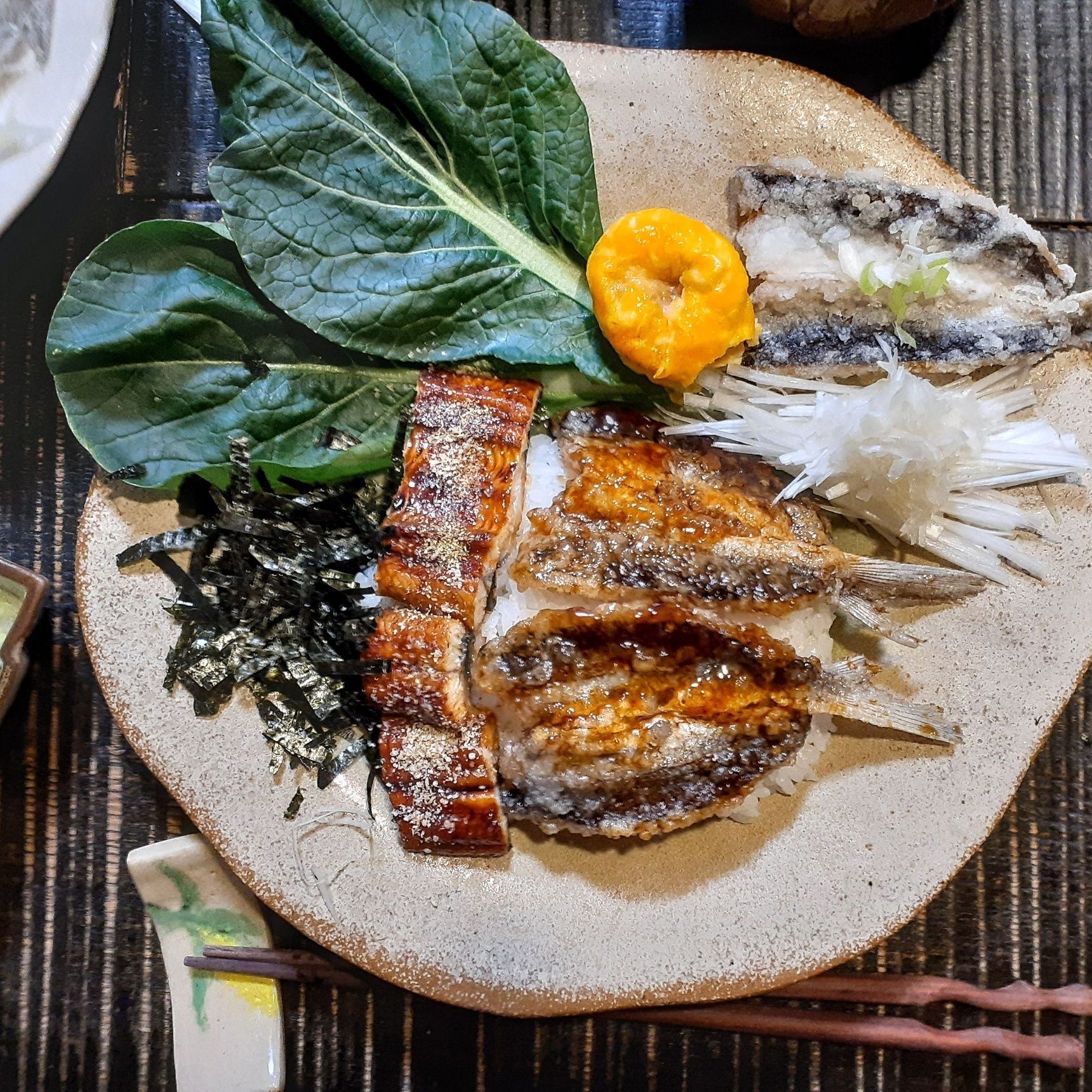 2種盛り蒲焼丼！鰻の蒲焼に負けず劣らず美味しいトビウオの蒲焼き！