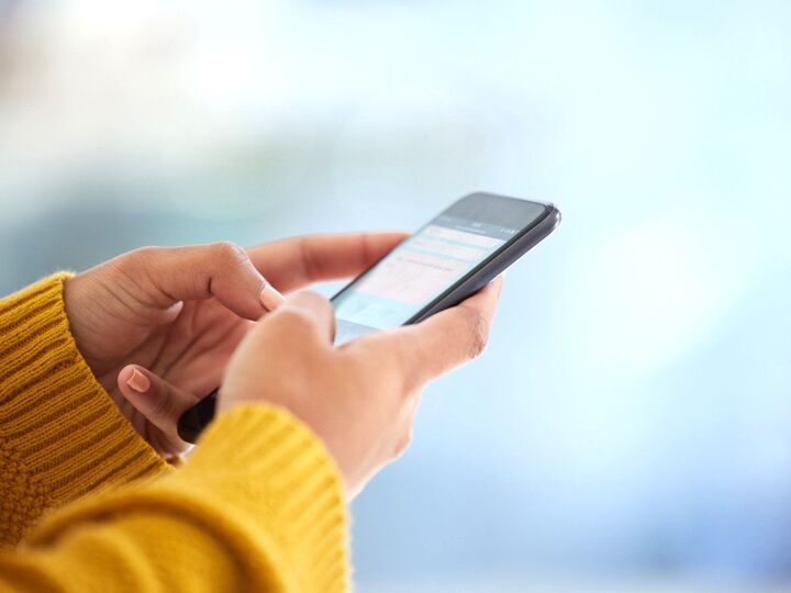 やってしまった【誤爆LINE集】上司にハートマーク!実父に下着姿!で黒歴史確定のやつ