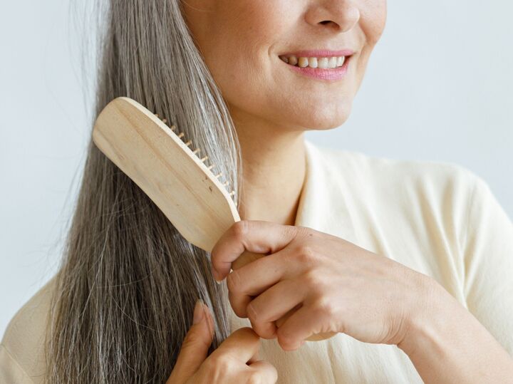 【白髪】が目立たなくなる?!髪の黒をつくるために積極的にとるべき食材