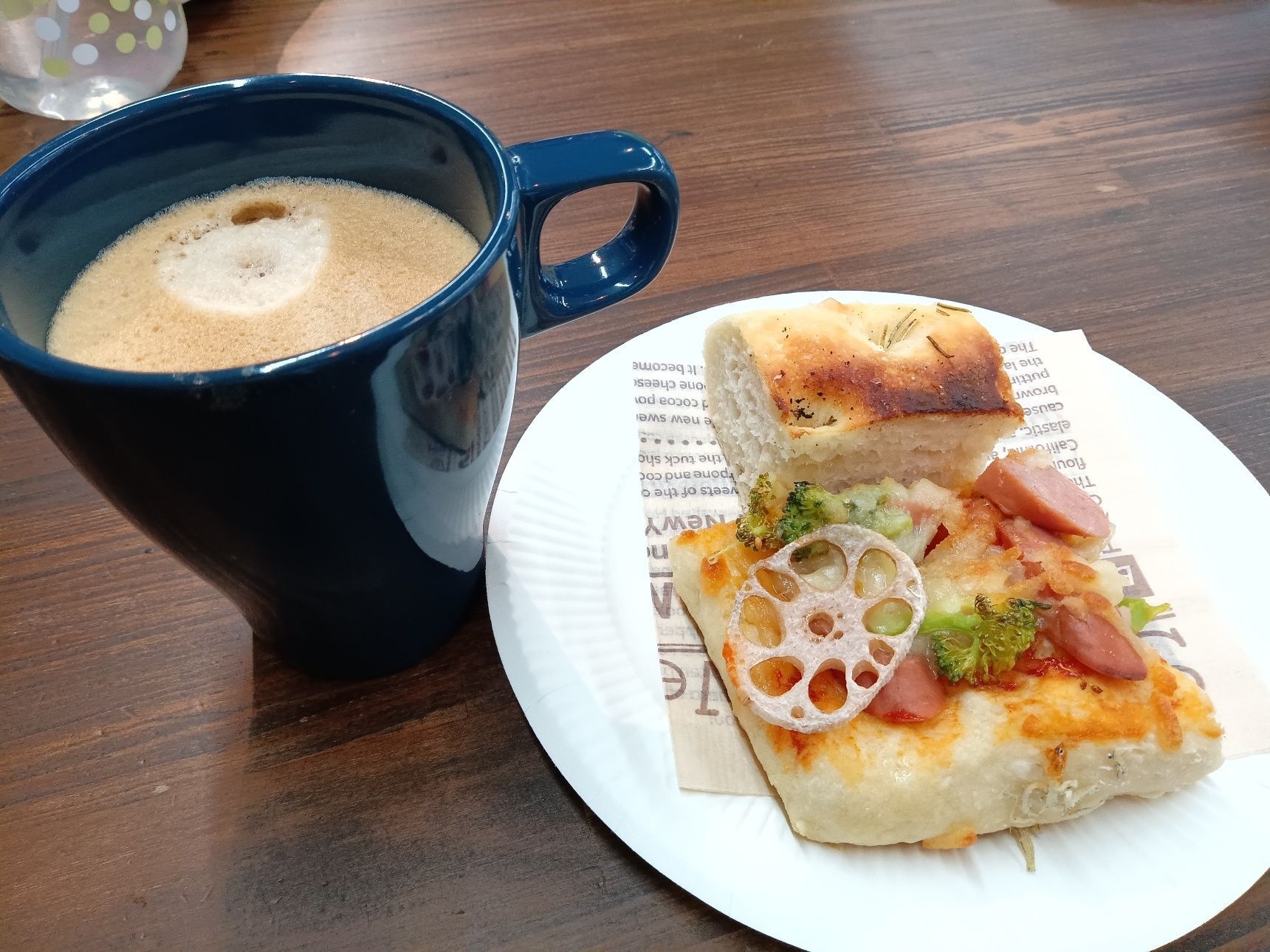 試食用のFocacciaとpizza＆coffee