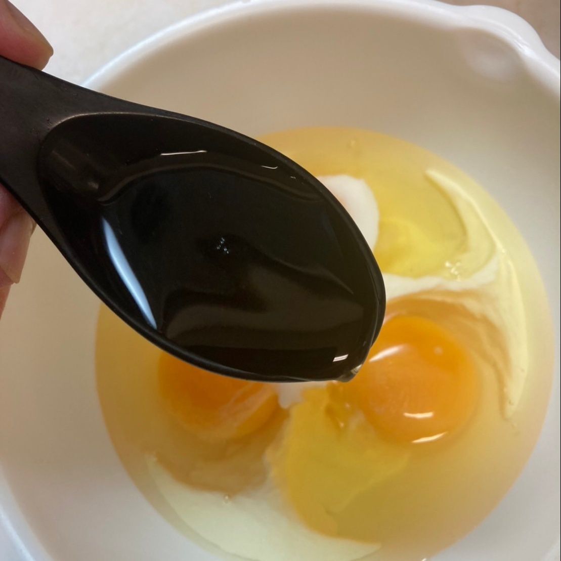 白だし大さじ1杯くらい入れて混ぜ合わせます♪