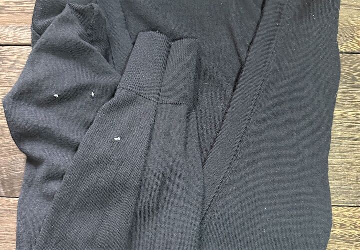 穴あきニット、捨てないで!簡単ダーニングでおしゃれに補修♡まさかのガチャカプセルがお役立ち