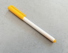【ダイソー】家じゅうで使いたくなる黄色い筆ペン、動きがスムーズになってイライラ軽減