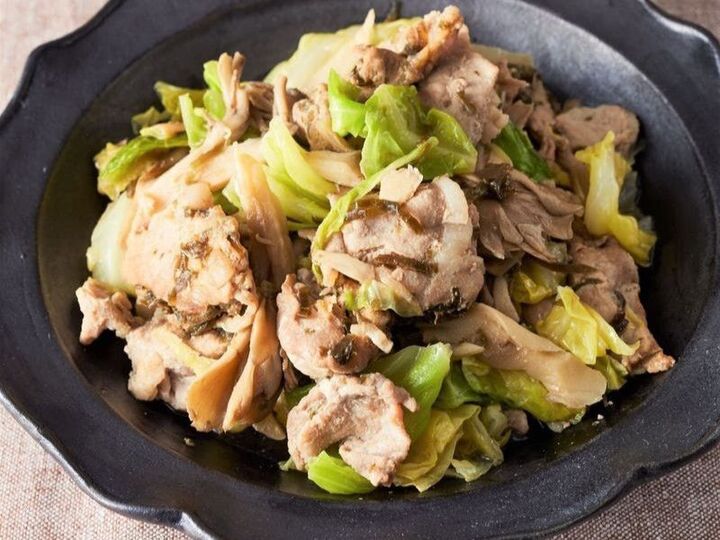 スーパーの鶏むね、豚こま肉がめっちゃウマくなる♡電子レンジ10分で「定番おかず」が即完成!