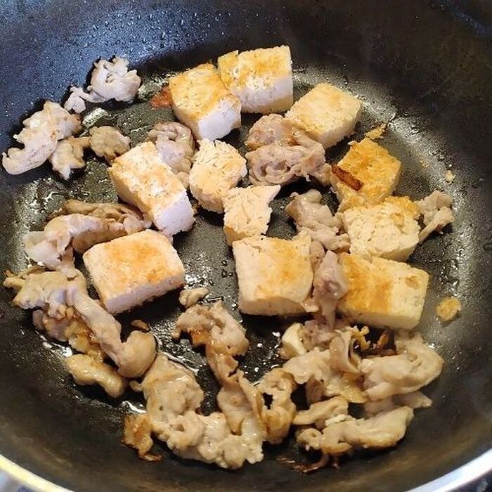 豆腐を炒める
