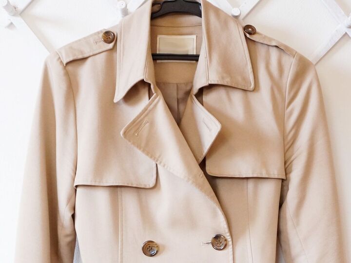 トレンチコートの【襟汚れ】はこうして防ぐ!お手入れがグンと楽になりますよ