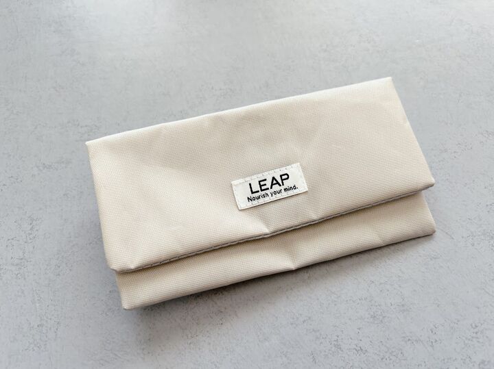 【キャン★ドゥ】シンプル過ぎるポーチ、実はありそうでなかったナイスな秘密を持つスグレモノでした