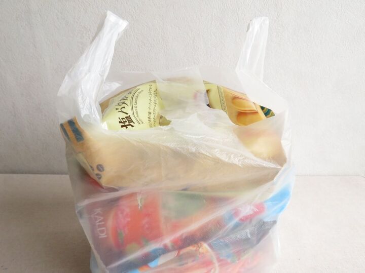 「中身がいっぱいで結べない…」警視庁が教えるビニール袋の結び方に「いいね」1.6万超え!