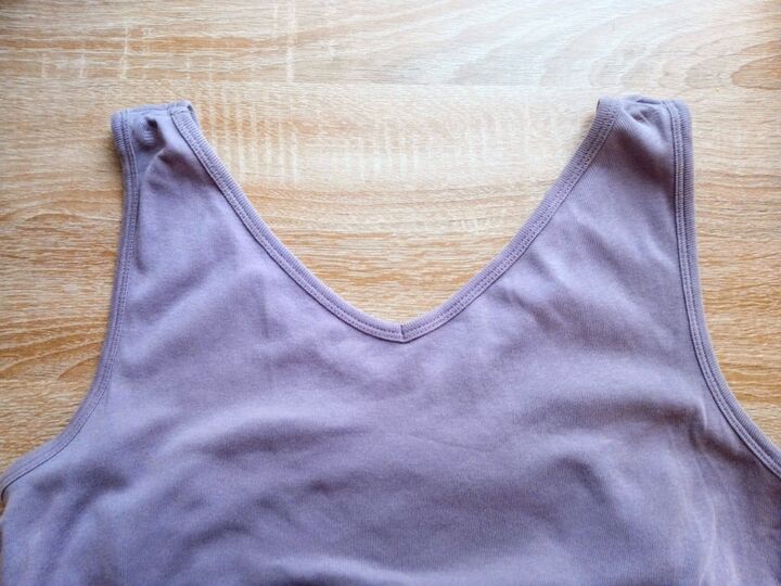 「タンクトップの胸元が気になる…」をパパッと解決!5分で終わるよ♡