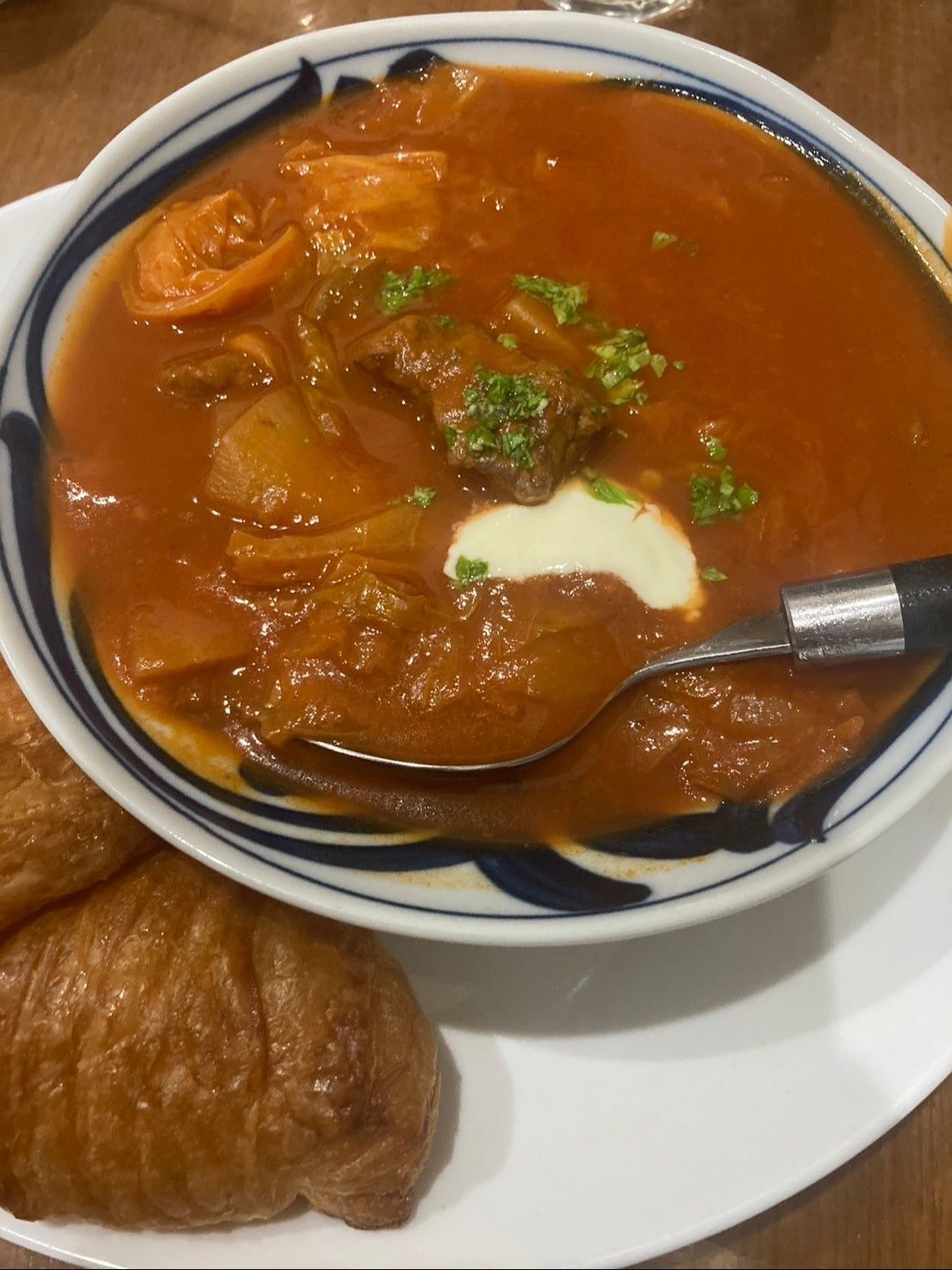 ボルシチ風スープとパンで晩御飯♪